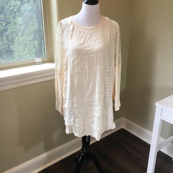 ASTR Crochet Sleeve Dress - Picture 2 of 4